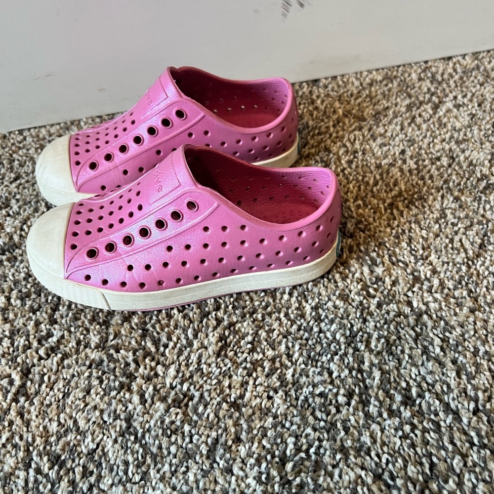 Native pink shoes size 10